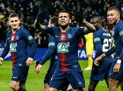 赛后突围战来临，巴黎圣日耳曼围绕CBA常规赛单刀错失，气氛紧张，更衣室氛围转暖的简单介绍