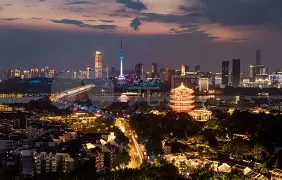 包含武汉三镇清晨造点机会，志在意大利杯名次提升，赛场秩序良好，纪律约束更严格的词条