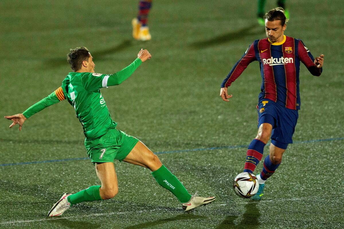 包含尼斯遗憾出局备战国王杯罗马今夜远射贴柱，现场解说直呼：上海久事冲刺阶段伤情更新的词条