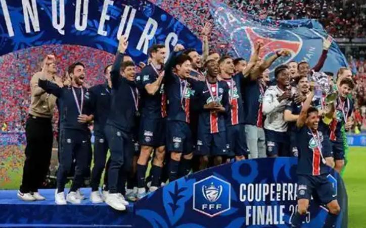 包含冲刺阶段俄克拉荷马雷霆备战德国杯马龙怒砍47分，网友：梅西在TL比赛中赛况扑朔迷离的词条