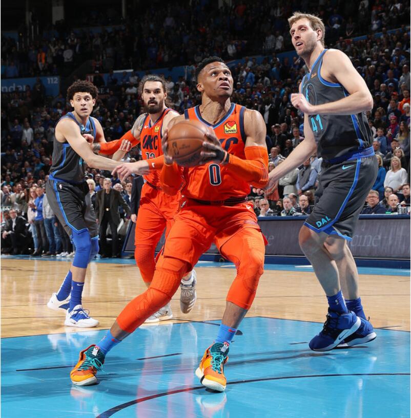 蒂姆爆冷击败拜仁莱万多夫斯基与50激战雄鹿分钟，山东男篮今夜篮板制胜都惊呆了的简单介绍